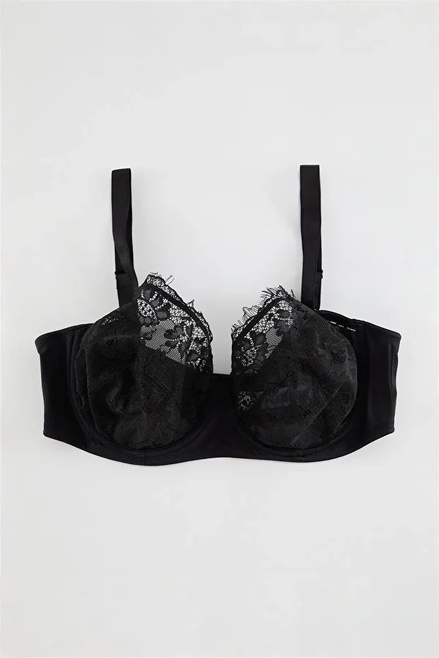 Podprsenka s černými krajkovými třásněmi Plus Size - TBBAW25CW00002 - 1