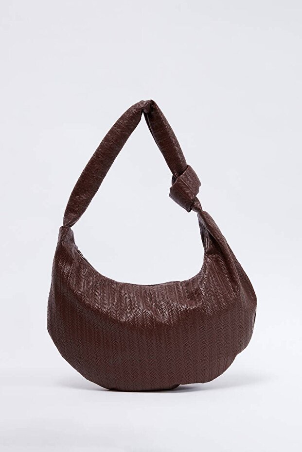 حقيبة بنية منقوشة محبوكة - 1