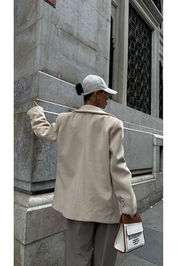 Oversize Stamp Blzer - Buttoned, Loose Lined, Equivalent Pinterest Model, Coat Jacket - 3