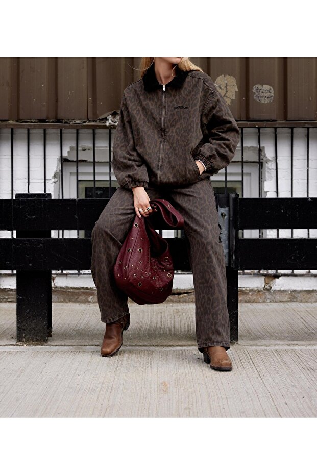 معطف قصير بنقشة الفهد كبير الحجم - 3