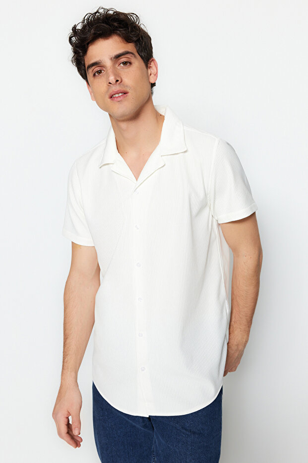 Beyaz Regular Fit Apaş Yaka Yazlık Gömlek TMNSS23GO00105 - 4