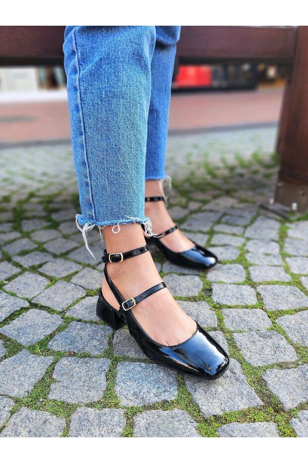 Mary Jane Narrow Fit Black Patent Leather Vintage Square Blunt Toe Thick Heeled Shoes