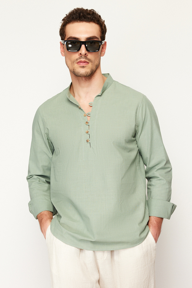 Açık Haki Slim Fit Yarım Patlı Hakim Yaka %100 Pamuklu Keten Görünümlü Gömlek TMNSS20GO0097 - 4