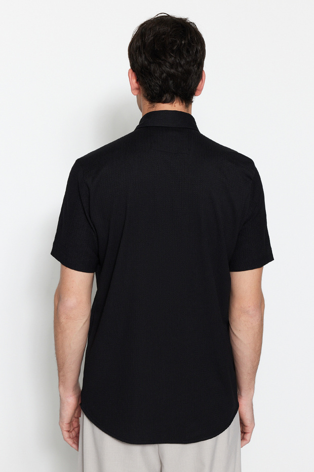 Siyah Regular Fit Kısa Kol Yazlık Dokulu Bürümcük Örme Gömlek TMNSS23GO00055 - 6
