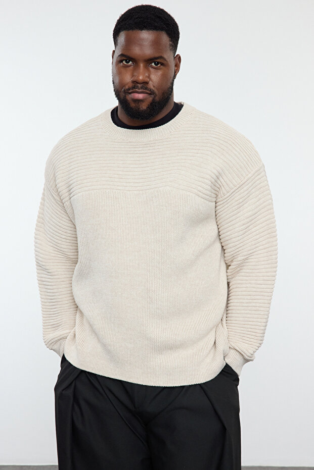 Pulover de tricotaj supradimensionat cu textura bej cu decolteu - Mărime mare TMNAW25AN00010 - 2