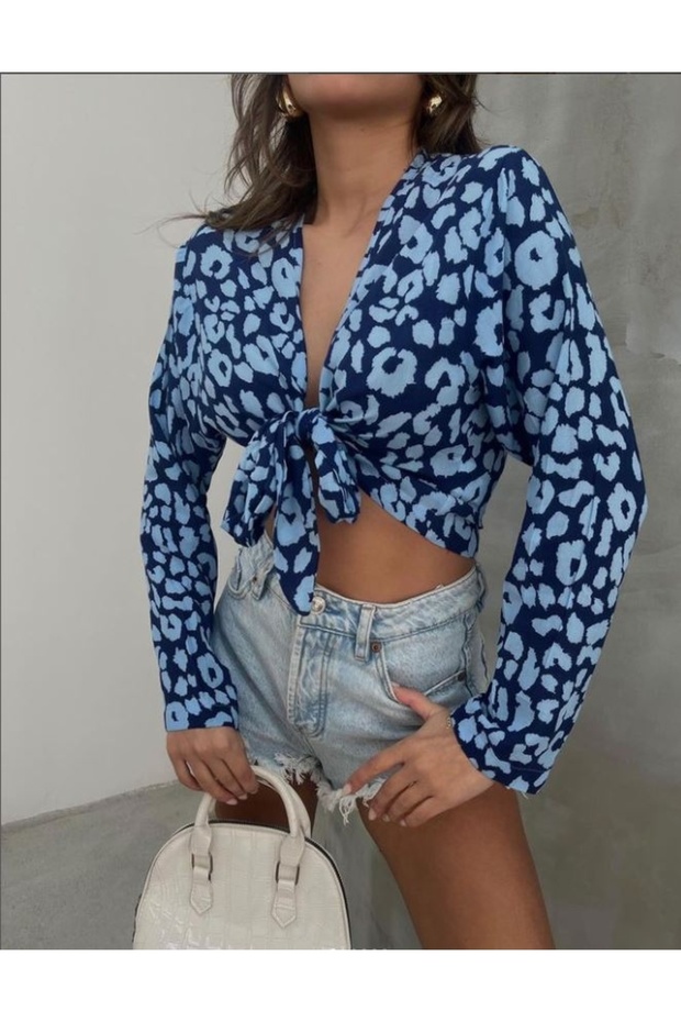 بلوزة منقوشة بربطة أمامية - 1