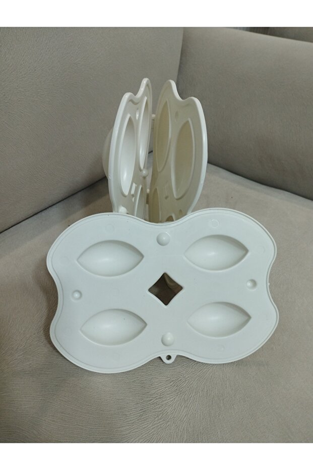 قالب كرات اللحم العملي ذو 4 عيون - 3