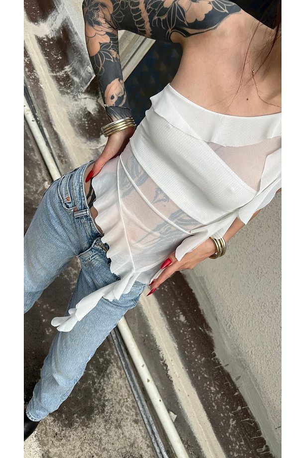 Beyaz Tek Kol Askılı Transparan Fırfırlı Fırfır Tül Dekolteli Büstiyer Crop Bluz - 4