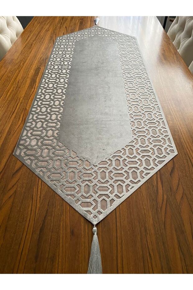 Trendy Model Silver Color Table Runner