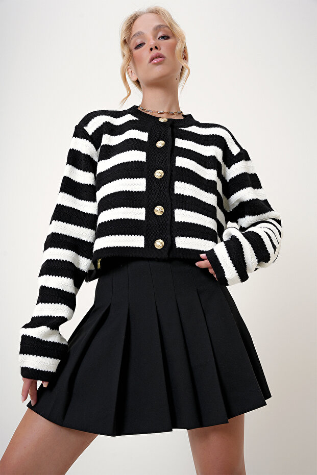 Women's Black Crew Neck Striped Gold Button Knitted Sweater Cardigan Alc-X12744
