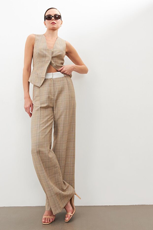 Beige-Pink Plaid Patterned Vest and Trousers Set