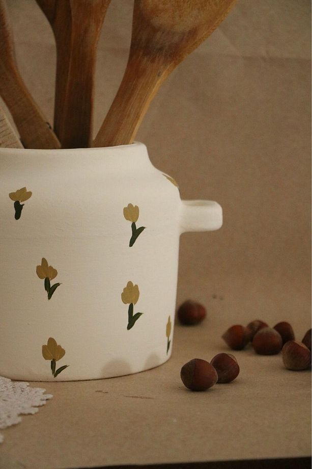 Mini Model Dekprarif Sade Çiçek Desenli Kulp Detaylı Vintage Vazo - 2