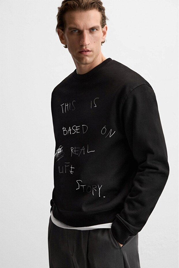 Men's Oversize Sweatshirt Life Story Printed Black – Crew Neck, 3 Thread Rastering