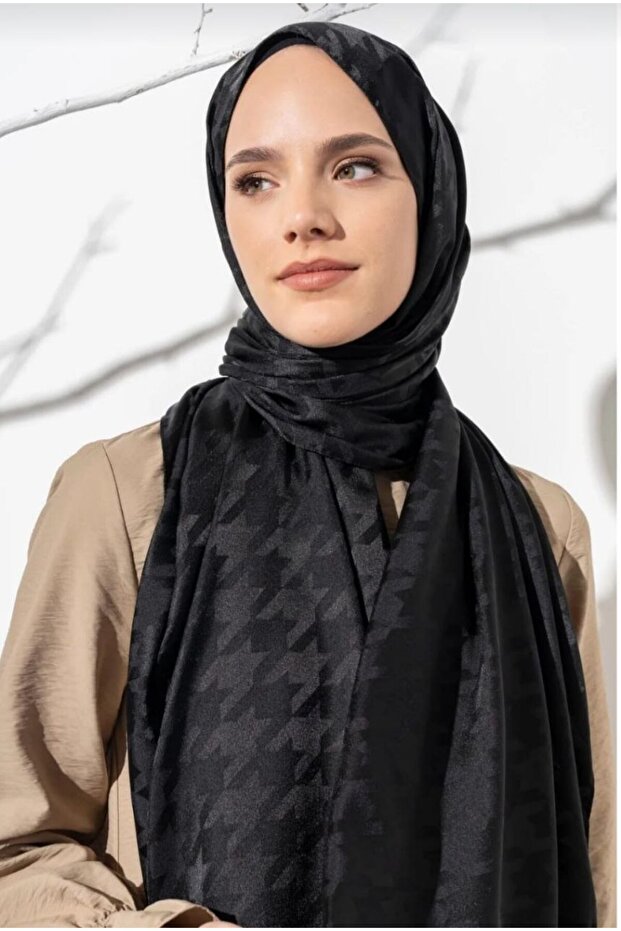 Jacquard Silky - Houndstooth Patterned Shawl