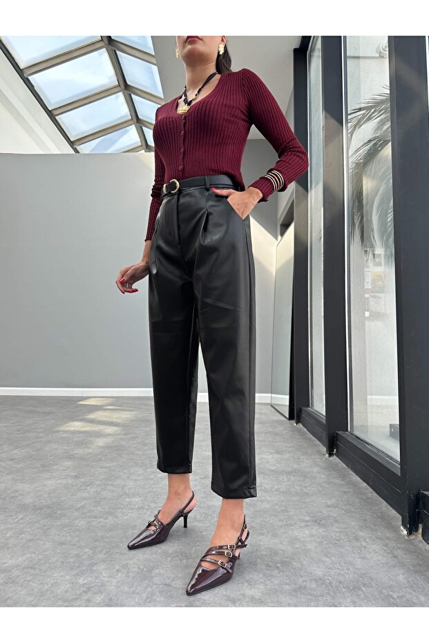 Buckle Gold Leather Trousers
