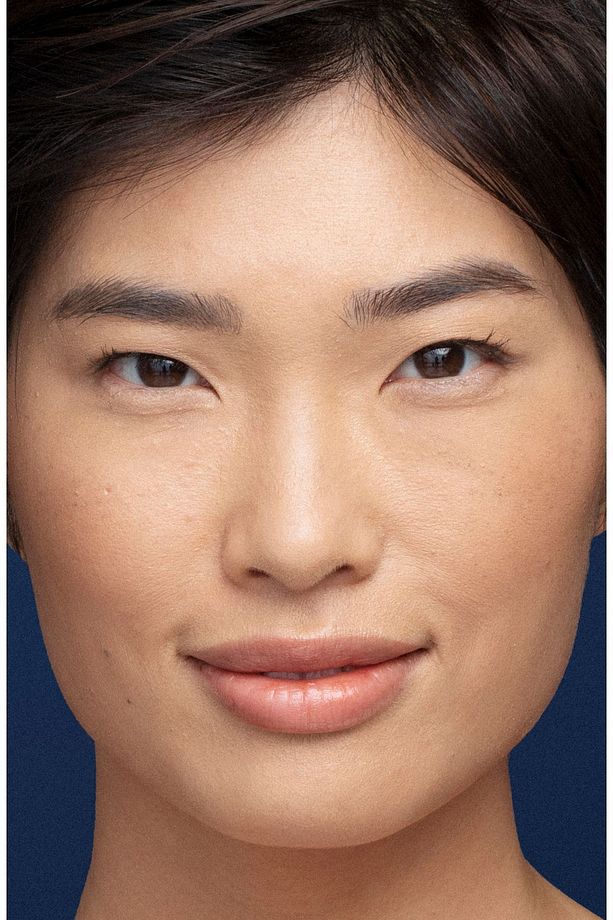 Doğal ve Mat Bitişli - Double Wear Stay-in-Place Fondöten SPF 10 ( 2N2 Buff ) - 30 ml - 8