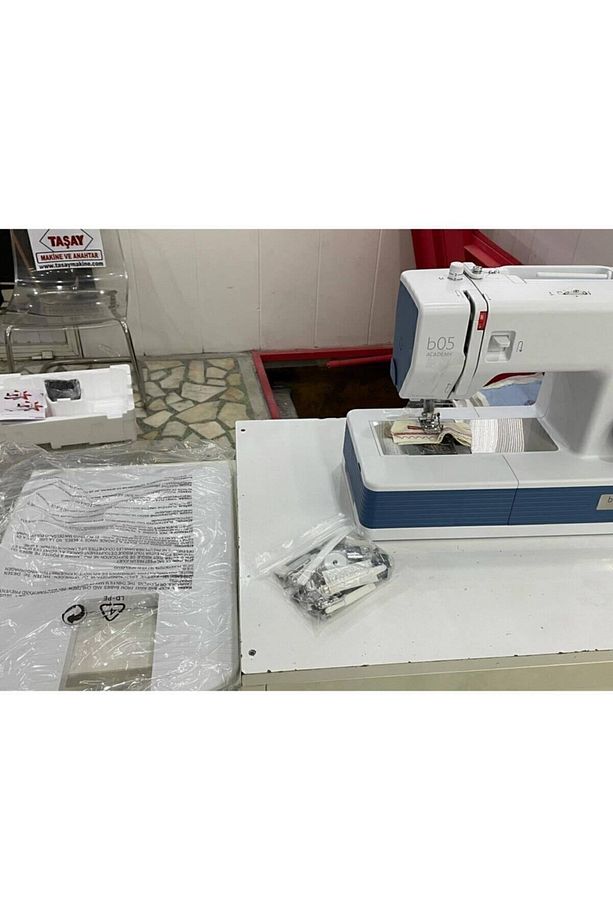 B05 Academy Dikiş Nakış Makinesi - 4