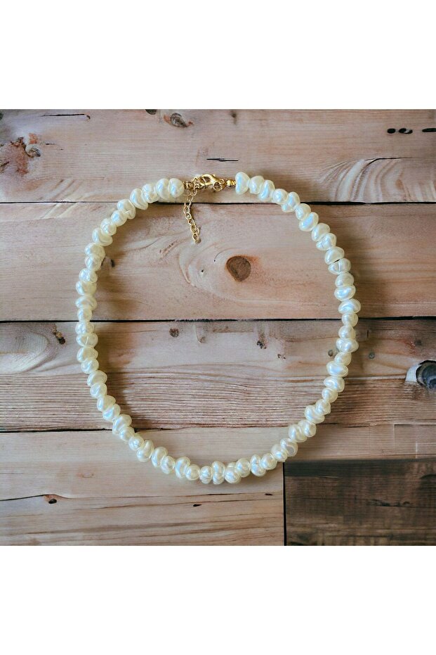 Off-White Trapezoid Pearl Gold Detailed Summer Pearl Bead Necklace