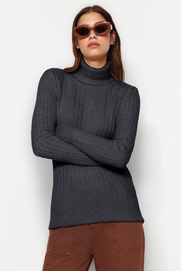 Dunkelanthrazitfarbener, weicher, strukturierter Basic-Strickpullover TWOAW20FV0133 - 2