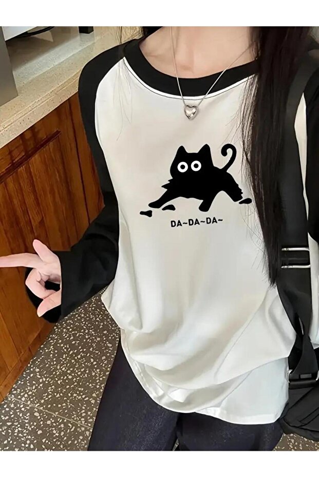 تي شيرت أبيض مطبوع بأكمام طويلة من Black Cat Raglan