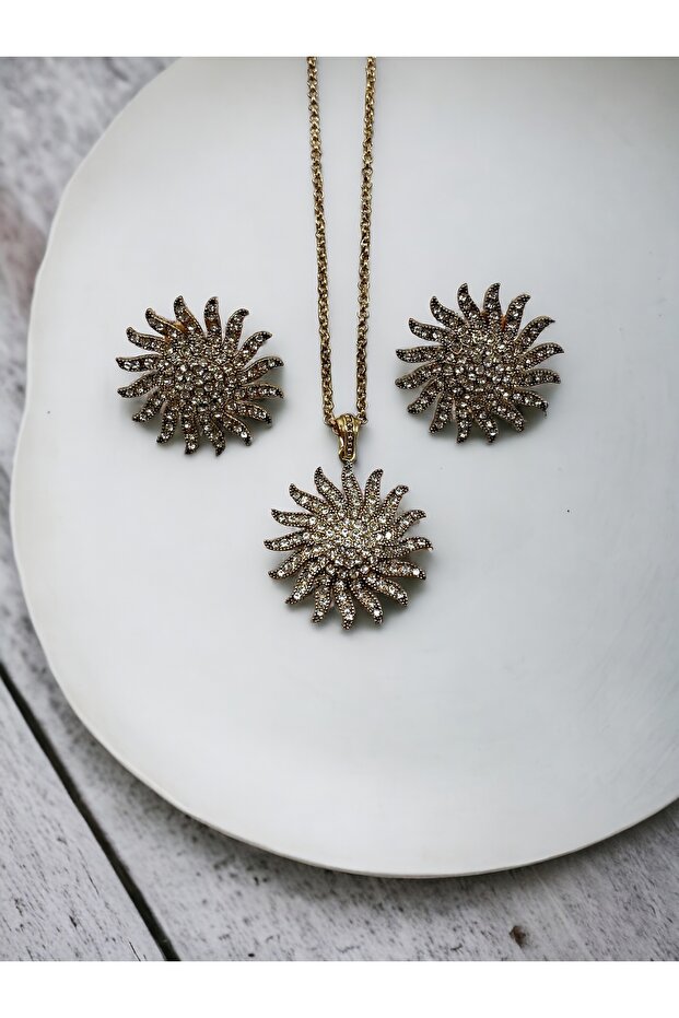 Zircon Stone Flower Figure Necklace and Earrings Set