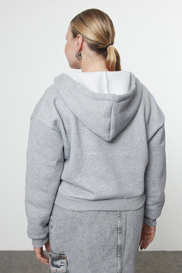 Gri Derin V Yaka Crop Boy İçi Polarlı Örme Büyük Beden Sweatshirt TBBAW25AO00006 - 5