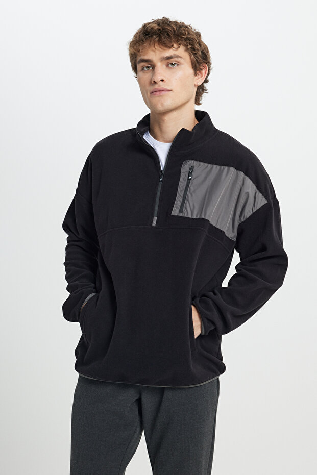 Men's Black Oversize Loose Cut Stand-Up Bato Collar Pocket Detailed Zipper Cold-Proof Fleece Sweatshirt