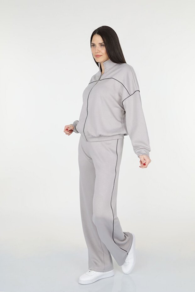 بدلة رياضية موديل مضلعة باللون الرمادي - 4
