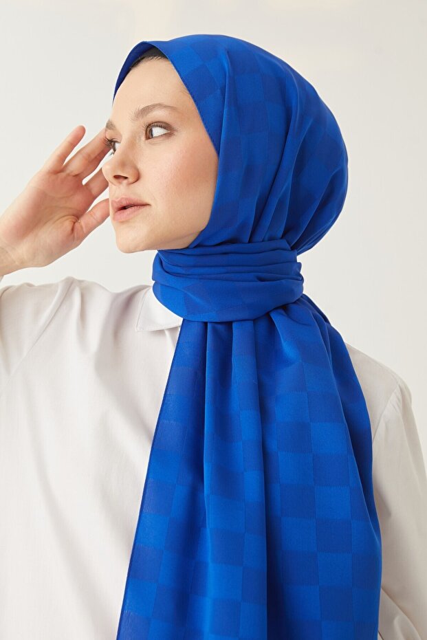 Checkerboard Pattern Shawl - 4