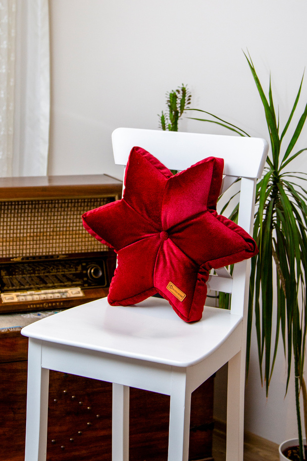 Claret Red Star Pillow with Inner Padding - 42*42 Cm - 1