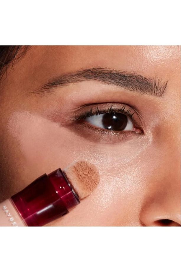 Maybelline Instant Anti Age Eraser Kapatıcı 01 & Garnier C Vitamini Parlak Süper Aydınlatıcı Serum - 4