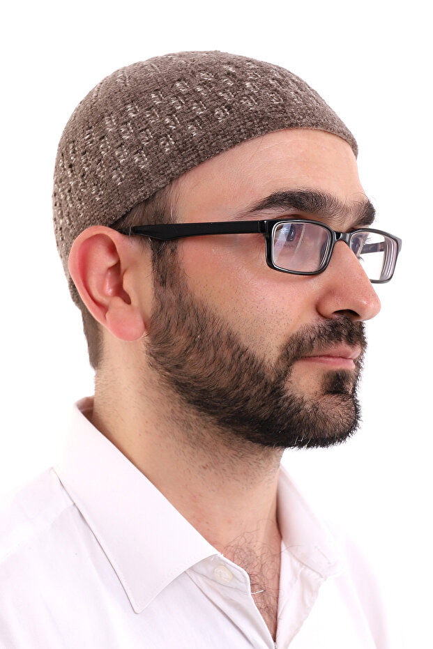 غطاء رأس شتوي مخملي بنمط القش - بني