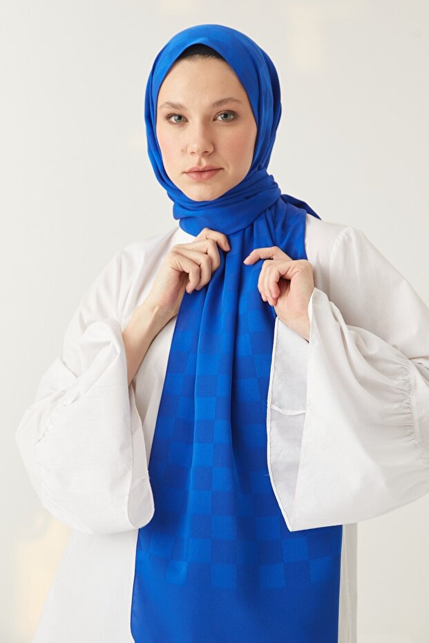 Checkerboard Pattern Shawl - 3