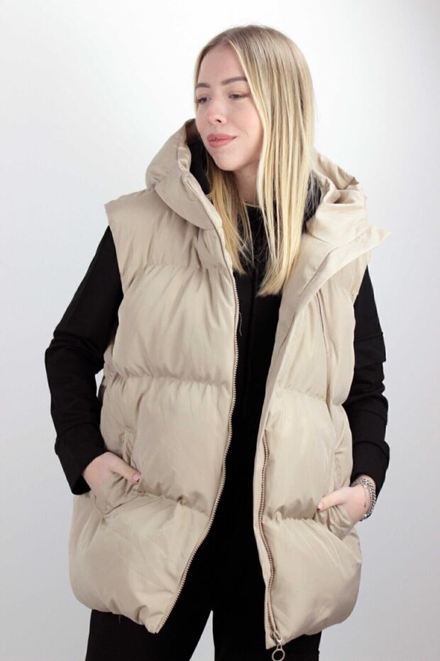 Women's Beige Pocket Hooded Sleeveless Puffer Vest