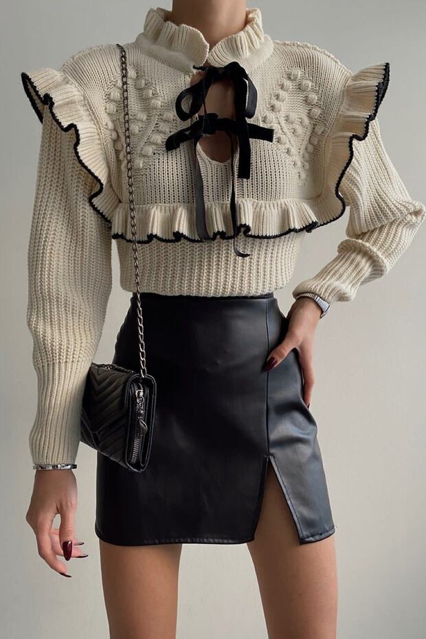 Women's Bow Detailed Ruffle Sweater