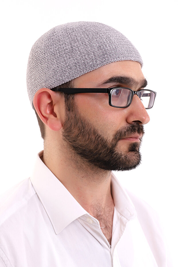 قلنسوة شتوية مخملية بنمط عادي - رمادي