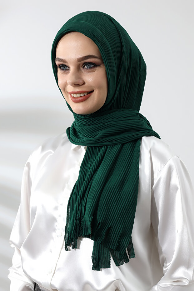 حجاب أخضر زمردي جاهز للشال القطني المضلع العملي
