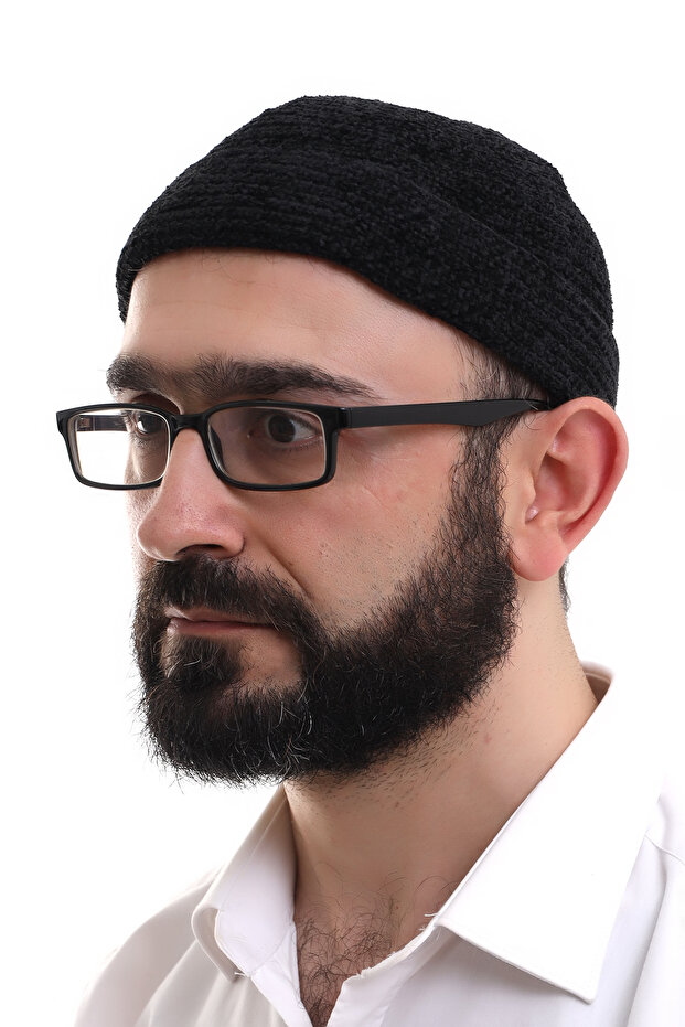 Black Folded Plain Pattern Winter Velvet Skullcap Hat