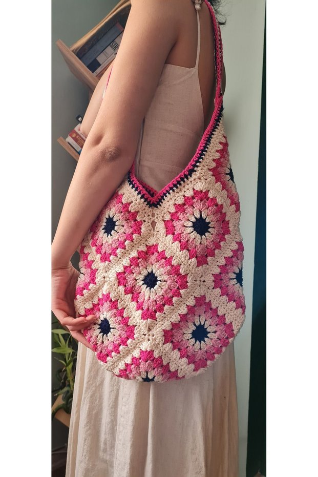 HAND KNITTED BAG/ MOTIFED BAG/ KNITTED BAG/ WOMEN'S BAG/ SHOULDER BAG