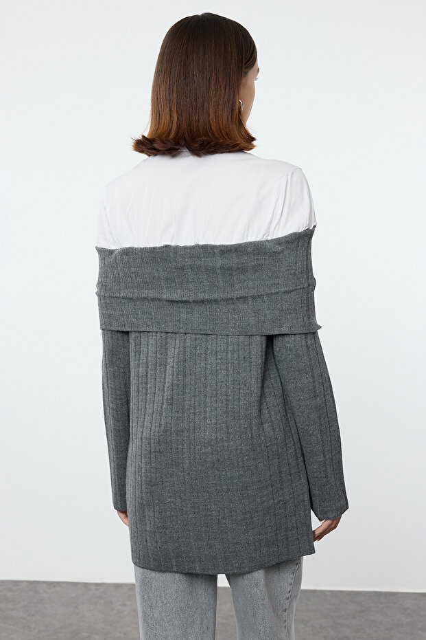 Sweter dzianinowy - antracytowy, detal koszuli, Tctaw25ak00056 - 5