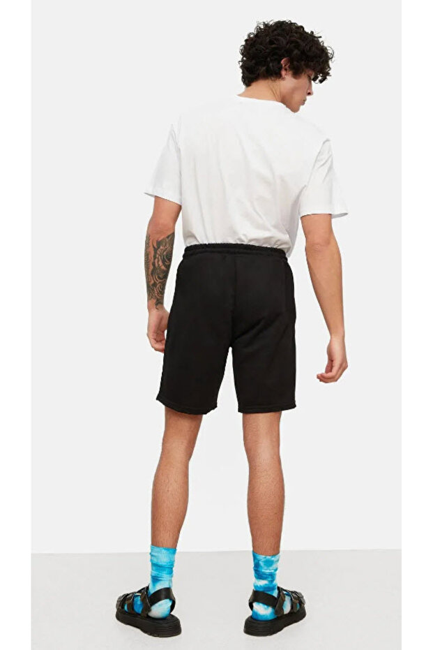 Siyah Regular/Normal Kesim Orta Boy Geometrik Baskılı Şort TMNSS21SR0137 - 4
