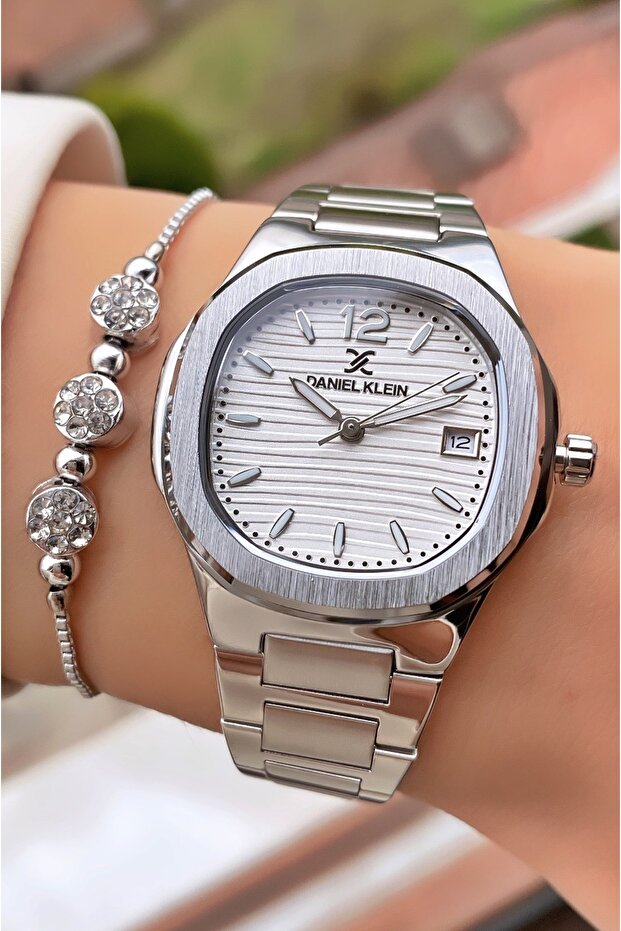 Silver Color Waterproof Women's Wristwatch - Bracelet