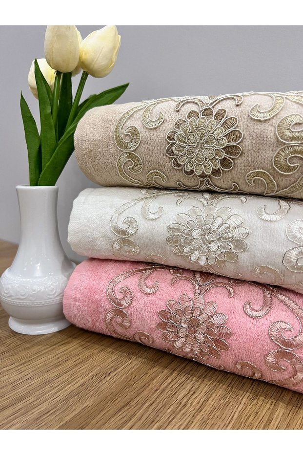 3-Piece French Laced Dowry Holder 50x90 Velvet Hand and Face Towel