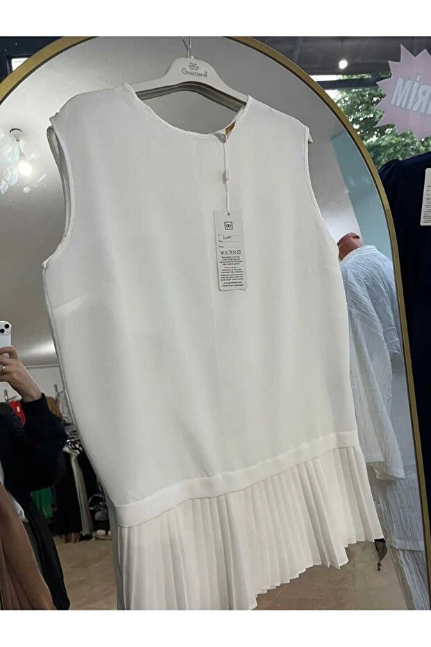 Women's Sleeveless Pleated Undershirt