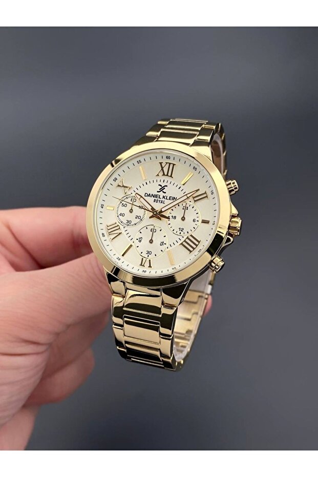 Women's Wristwatch Gold Color 3 Atm Water Resistance
