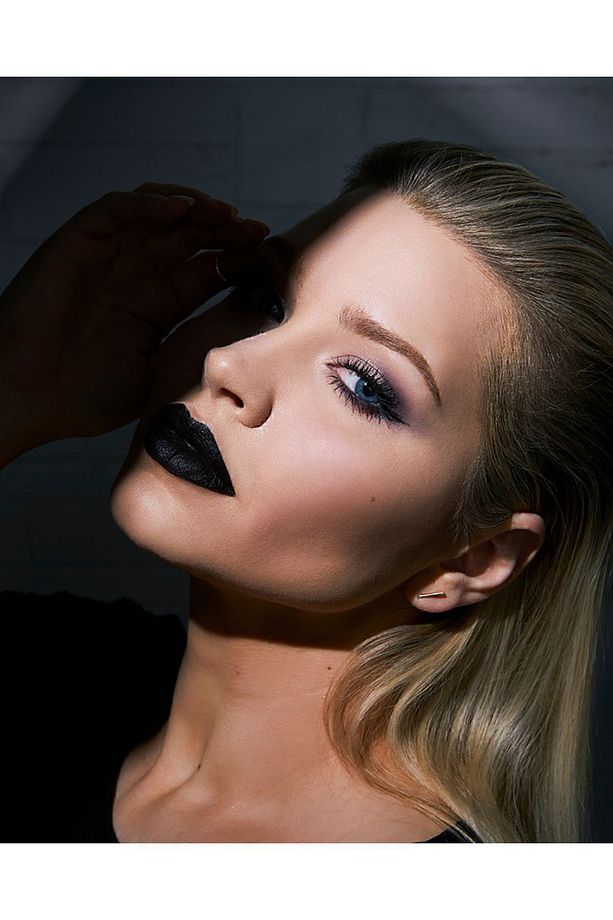 Ruj - Color Sensational Lipstick Loaded Bold 892 Midnight Blue - 1