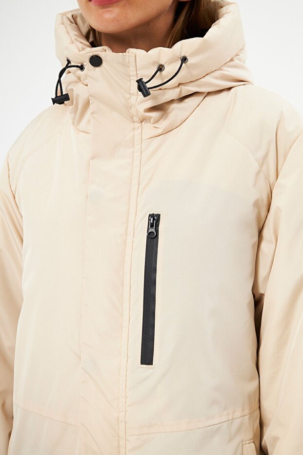 Beiger Damen-Sportmantel – winddicht, mit Kapuze, Winterparka - 4