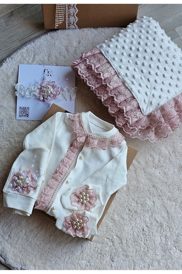 Newborn Special Design Princess Pearl and Jewelled Lace Detailed Baby Girl Blanket Hospital Exit