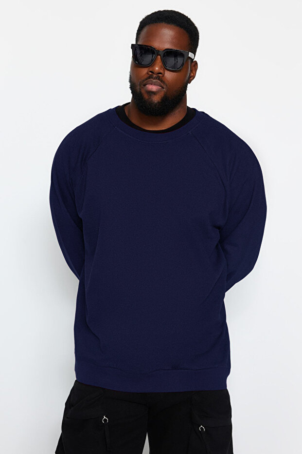 Granatowa bluza z okrągłym dekoltem i szerokim krojem, plus size, polarowa podszewka Tmnaw24Ao00007 - 2