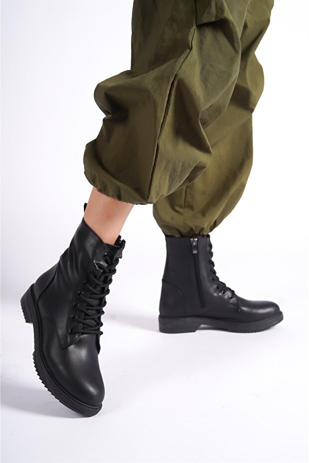 Women's Black Zippered Lace-Up Non-Slip Sole Boots 2306